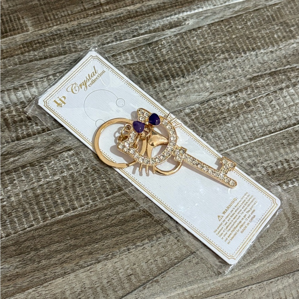 ! NEW ! Purple Hello Kitty And Friends Sanrio Crystal Collection Key Keychain